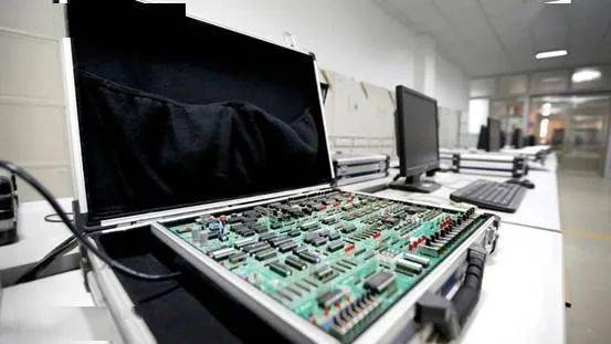计算机信息管理与计算机软件开发专业对比介绍